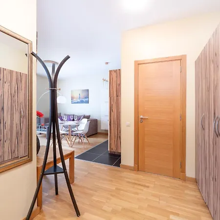 Spacious In A Park Zone With The Private Terrace *